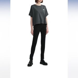 NEW with tags IZZUE black slim fit stretch jeans size 28.